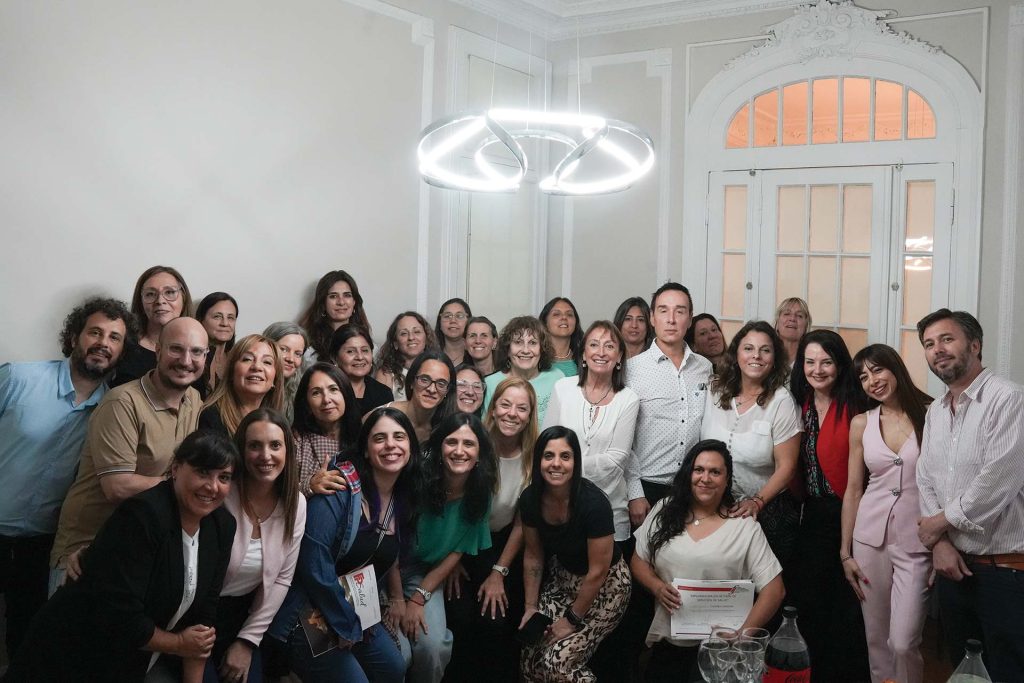 Recientes Diplomadas/os en Gestión de Servicios de Salud, en el Acto de entrega de Certificados 11/11/2025. Foto: Antú Divito Trejo para FPSalud