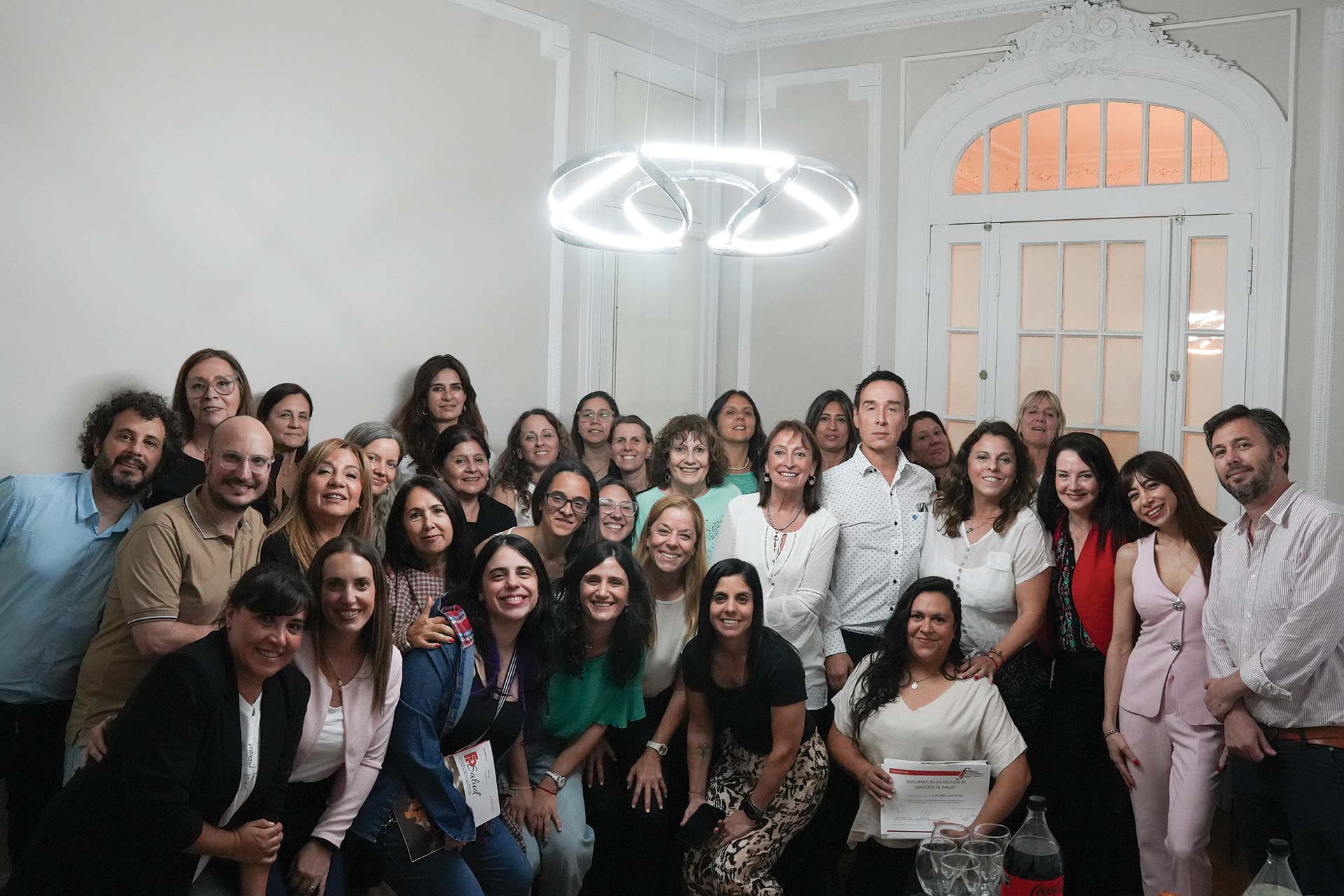 Recientes Diplomadas/os en Gestión de Servicios de Salud, en el Acto de entrega de Certificados 11/11/2025. Foto: Antú Divito Trejo para FPSalud