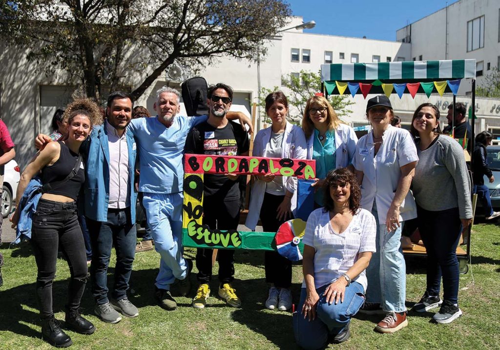 Profesionales de distintas disciplinas que participaron de la organización del bordapalooza. 01/10/2025 Hospital Borda.