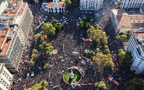 A 50 años del último Golpe cívico-militar-eclesiastico que implementó una dictadura genocida en Argentina, una multitudinaria movilización a Plaza de Mayo por Memoria, Verdad y Justicia, al grito de ¡Nunca más!. 24 de marzo de 2026. Créditos: foto de Antú Divito Trejo para FPSalud.